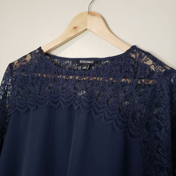 Roz & Ali Large Floral Lace Navy Blue Bell Sleeve Top NWT - Picture 2 of 10